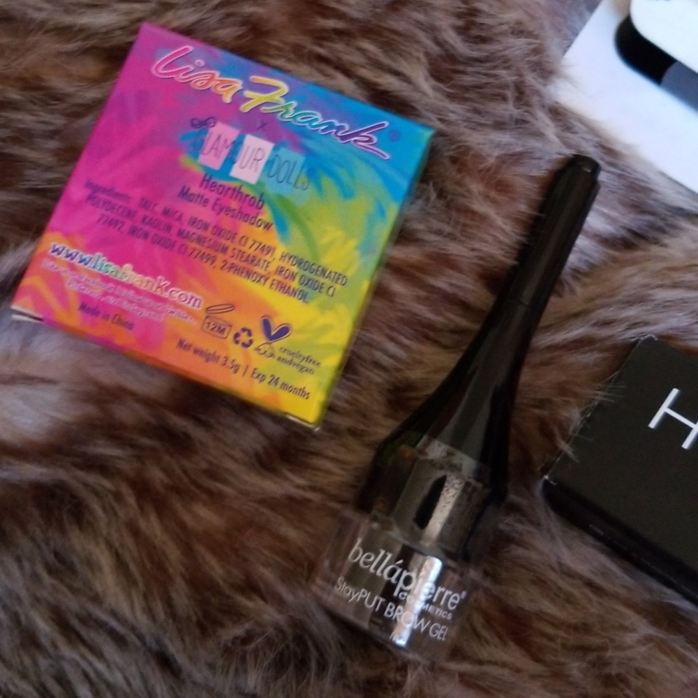 Make-Up Bundle - Picture 5 of 7